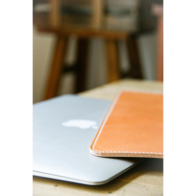姫路レザー　MacBookケース　13インチ用　ヌメ革キャメル色