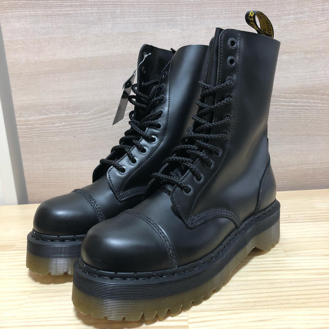 メンズDr.Martens 10ホールブーツ　CRAZY BOMB