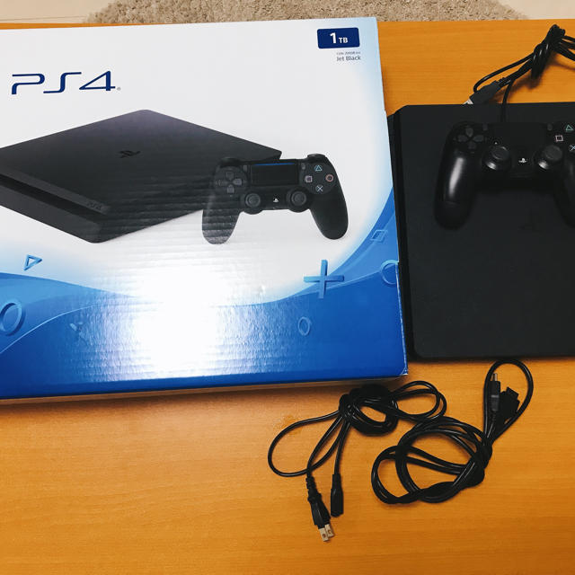 家庭用ゲーム機本体SONY PlayStation4 本体 CUH-2000BB01