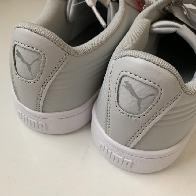 PUMA(プーマ)の新品puma ビッキー スニーカー25㎝グレー レディースの靴/シューズ(スニーカー)の商品写真