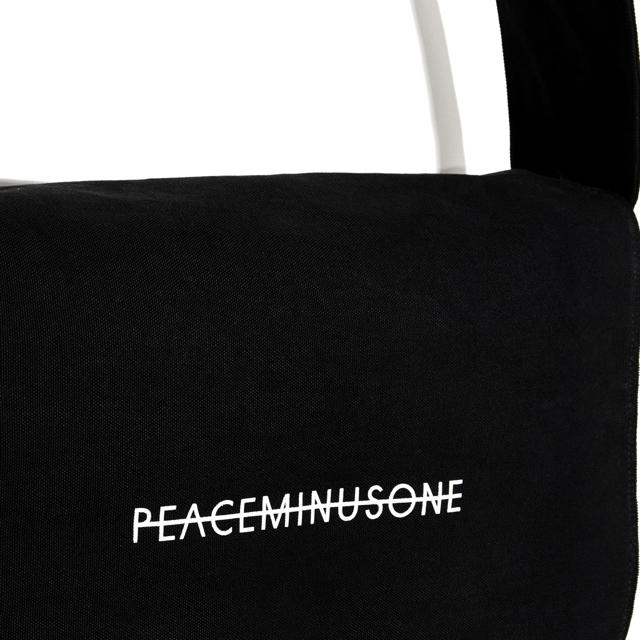 PEACEMINUSONE　メッセンジャーバッグ　⭐︎正規品⭐︎新品未使用⭐︎