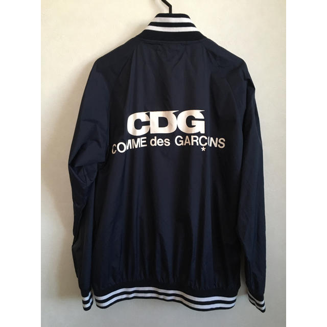 CDG コムデギャルソン　ナイロンジャケット色ネイビー