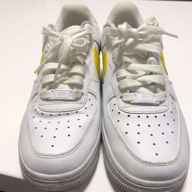 NIKE(ナイキ)のNIKE AF1 イエロー レディースの靴/シューズ(スニーカー)の商品写真