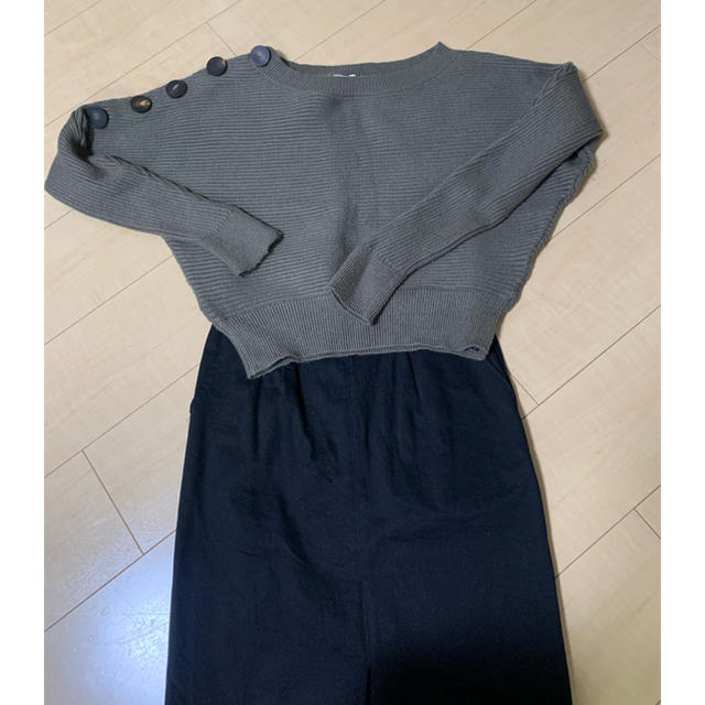 ZARA(ザラ)のzara カーキニット　 レディースのトップス(ニット/セーター)の商品写真