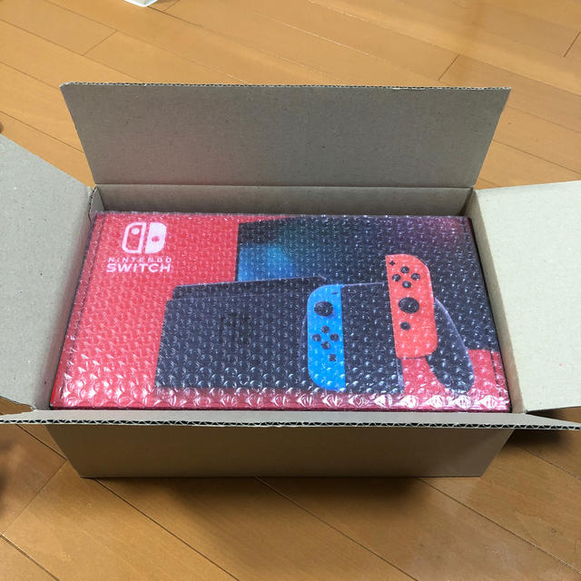 Nintendo Switch(ニンテンドースイッチ)のNintendo Switch JOY-CON(L) ネオンブルー/(R) ネオ エンタメ/ホビーのゲームソフト/ゲーム機本体(家庭用ゲーム機本体)の商品写真