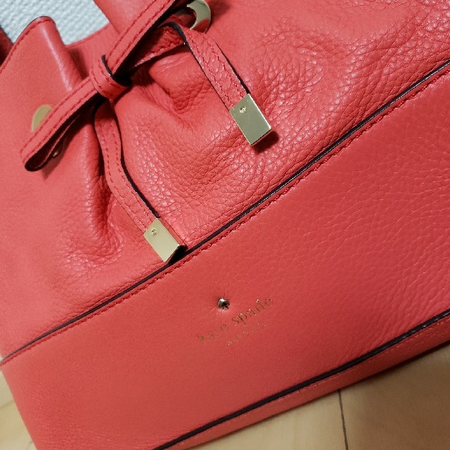 kate spade new york(ケイトスペードニューヨーク)の美品 kate spade りぼんハンドバッグ ショルダーバッグ レディースのバッグ(ハンドバッグ)の商品写真