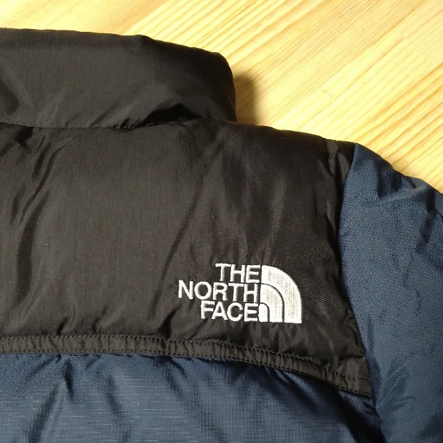 THE NORTH FACE(ザノースフェイス)の【新品】THE NORTH FACE　キッズ　 ダウン　100㎝　ノースフェイス キッズ/ベビー/マタニティのキッズ服男の子用(90cm~)(ジャケット/上着)の商品写真