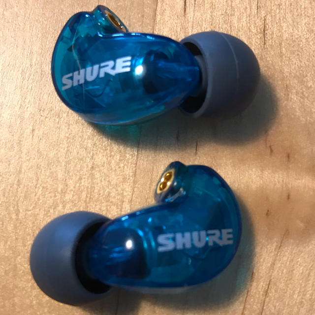 新品 SHURE イヤホン SE215 Special Editionの通販 by Valkyrie｜ラクマ