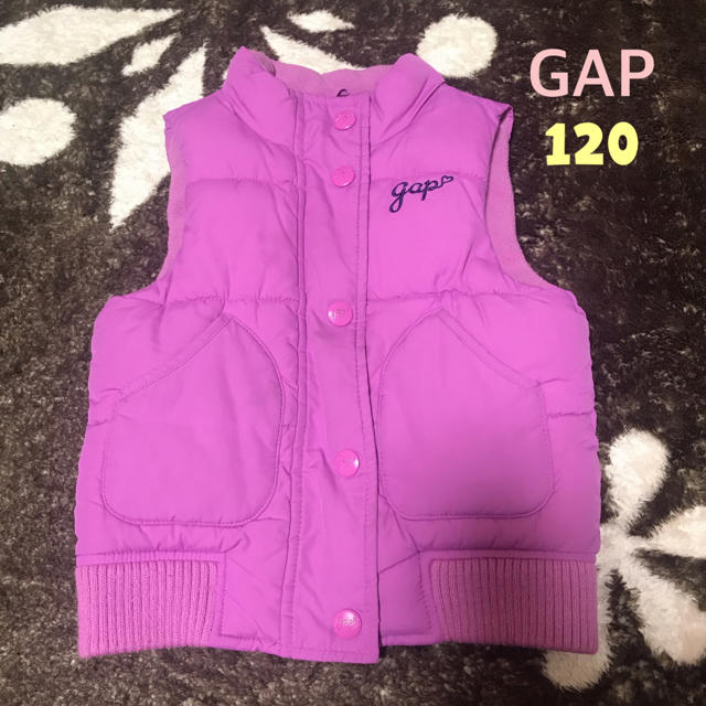 GAP Kids(ギャップキッズ)のgap ベスト　120 キッズ/ベビー/マタニティのキッズ服女の子用(90cm~)(ジャケット/上着)の商品写真