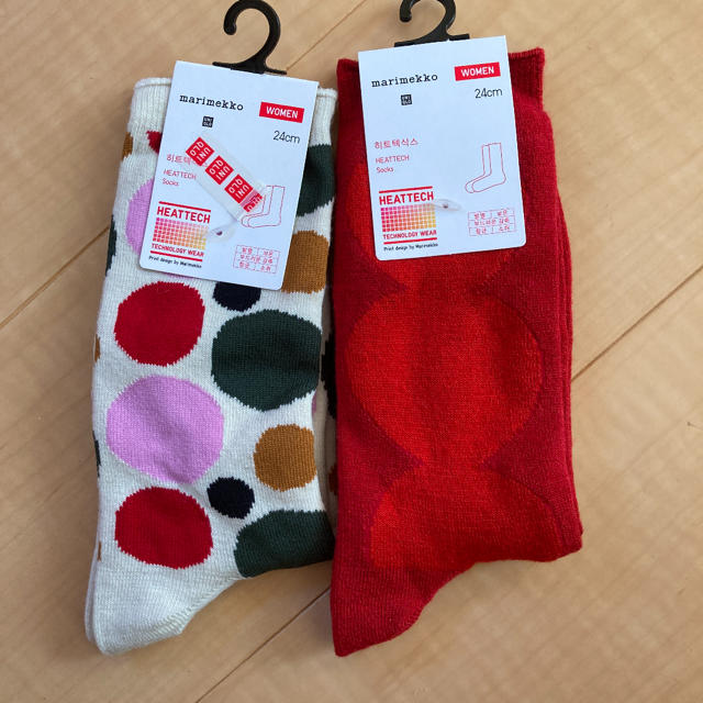 marimekko(マリメッコ)の新品　マリメッコUNIQLO 2足セット レディースのレッグウェア(ソックス)の商品写真