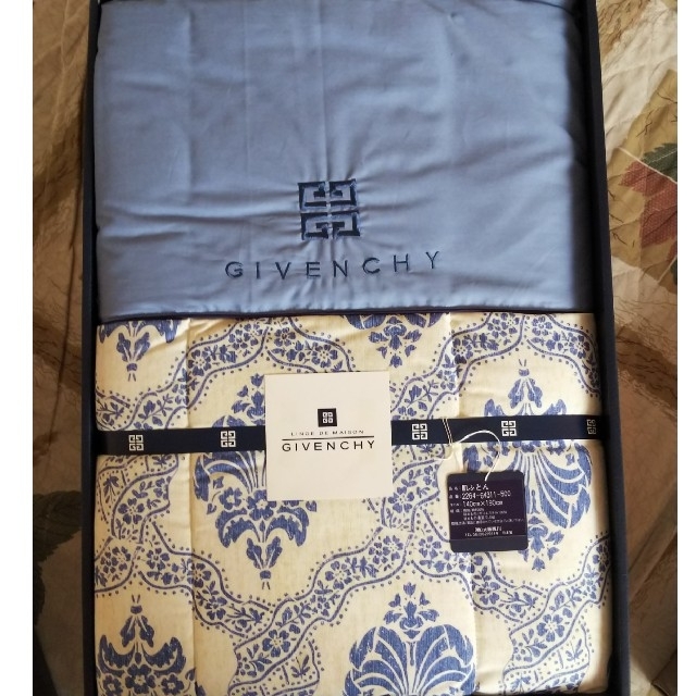 GIVENCHY(ジバンシィ)のGIVENCHY（大阪西川）肌掛け布団 インテリア/住まい/日用品の寝具(布団)の商品写真