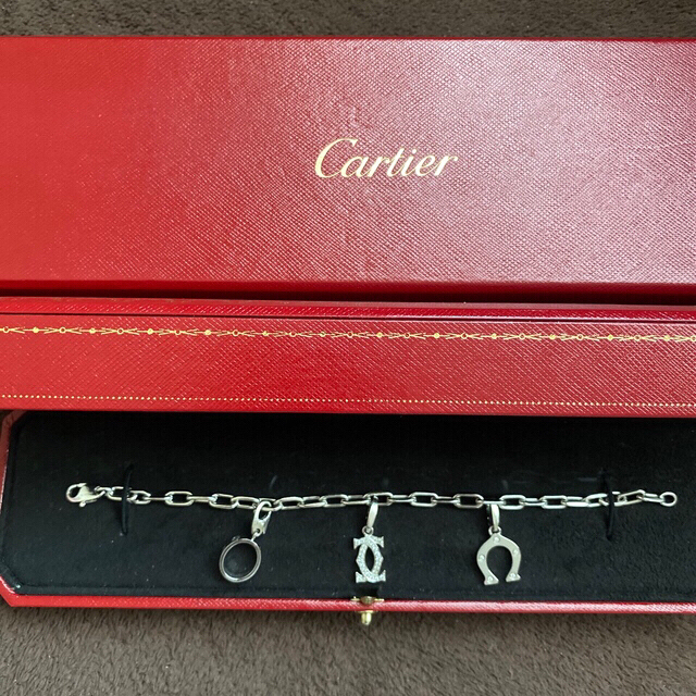 Cartier(カルティエ)の5/21迄moco 様専用❤︎カルティエ❤︎スパルタカスブレスチャーム3点セット レディースのアクセサリー(ブレスレット/バングル)の商品写真