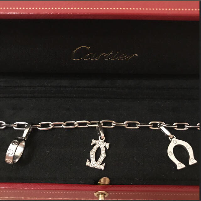 Cartier(カルティエ)の5/21迄moco 様専用❤︎カルティエ❤︎スパルタカスブレスチャーム3点セット レディースのアクセサリー(ブレスレット/バングル)の商品写真