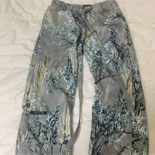 フィアオブゴッド(FEAR OF GOD)の【クリーニング済み】Fear of god ghost camo トラックパンツ(ワークパンツ/カーゴパンツ)