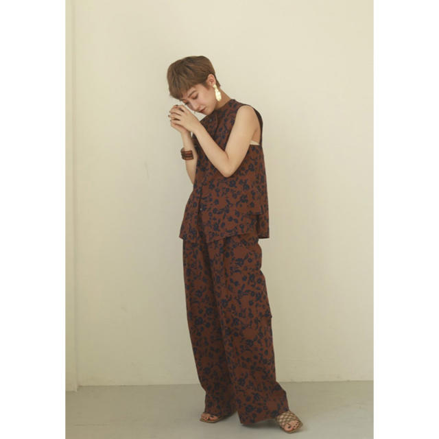 TODAYFUL(トゥデイフル)のFlower Shantung Trousers & Blouse セットアップ レディースのレディース その他(セット/コーデ)の商品写真