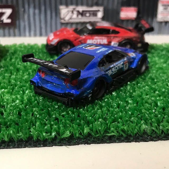 Takara Tomy(タカラトミー)のトミカ　カスタム　スーパーGT カルソニックGT-R ホットウィール  ミニカー エンタメ/ホビーのおもちゃ/ぬいぐるみ(ミニカー)の商品写真