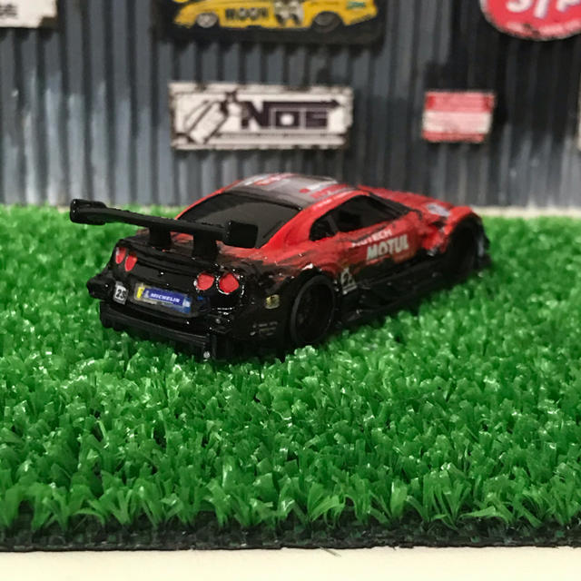 Takara Tomy(タカラトミー)のトミカ　カスタム　スーパーGT モチュール　GT-R ホットウィール  ミニカー エンタメ/ホビーのおもちゃ/ぬいぐるみ(ミニカー)の商品写真