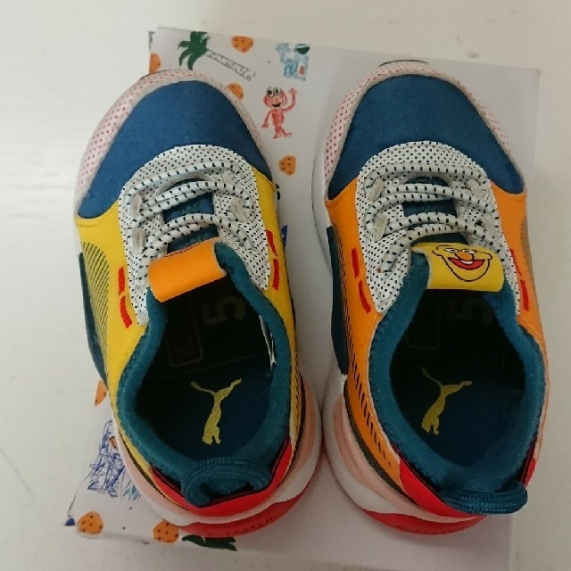 PUMA(プーマ)のPUMA セサミストリート 50周年 13cm キッズ/ベビー/マタニティのベビー靴/シューズ(~14cm)(スニーカー)の商品写真