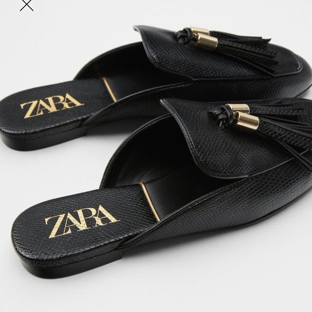 ZARA(ザラ)の新品　ザラ　タッセル付きフラットミュール  レディースの靴/シューズ(ミュール)の商品写真