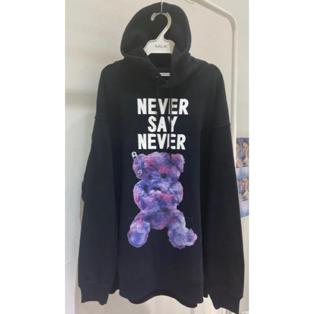 MILKBOY(ミルクボーイ)のMILKBOY NEVER SAY NEVER BIG パーカー　XL 美品 メンズのトップス(パーカー)の商品写真