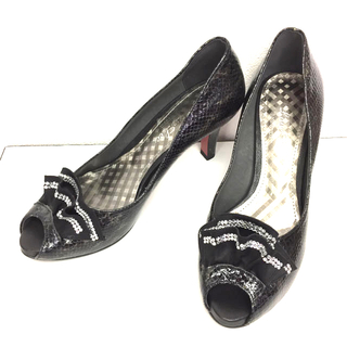 日本未発売‼️高級靴‼️スワロフスキー ‼️パンプス ハイヒール