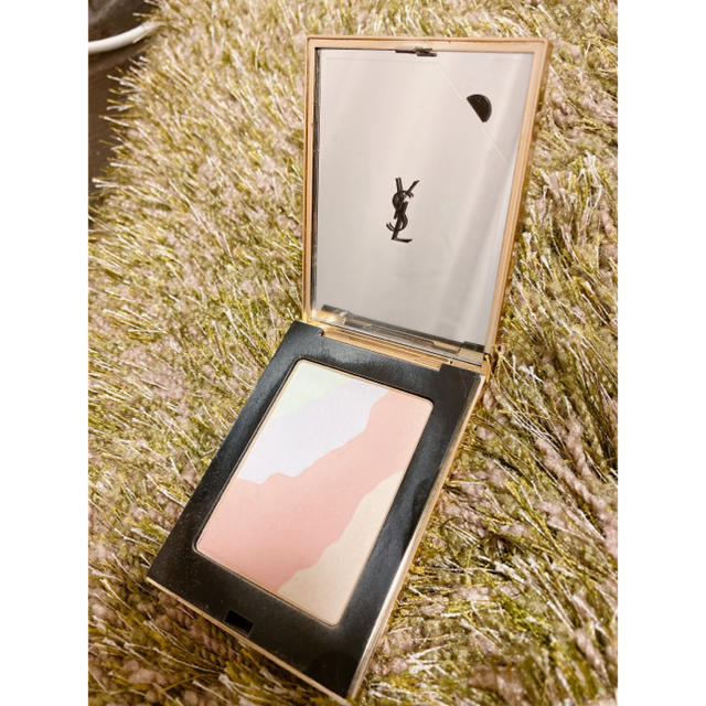 Yves Saint Laurent Beaute(イヴサンローランボーテ)のまりんこちゃん様　取り置き中　イヴサンローラン   　クラネ　ショルダーバッグ コスメ/美容のベースメイク/化粧品(フェイスパウダー)の商品写真