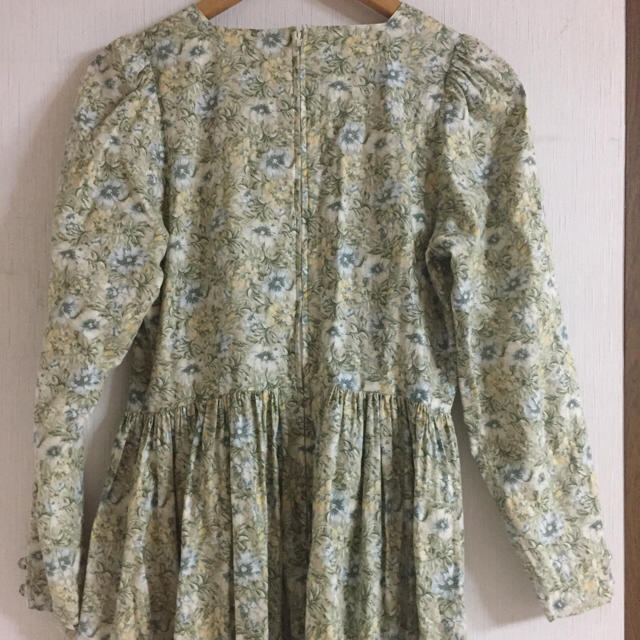 LAURA ASHLEY(ローラアシュレイ)の花柄マキシワンピース レディースのワンピース(ロングワンピース/マキシワンピース)の商品写真