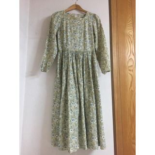 ローラアシュレイ(LAURA ASHLEY)の花柄マキシワンピース(ロングワンピース/マキシワンピース)