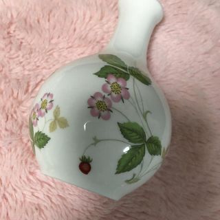 ウェッジウッド(WEDGWOOD)のウエッジウッド　花瓶　ワイルドストロベリー(花瓶)