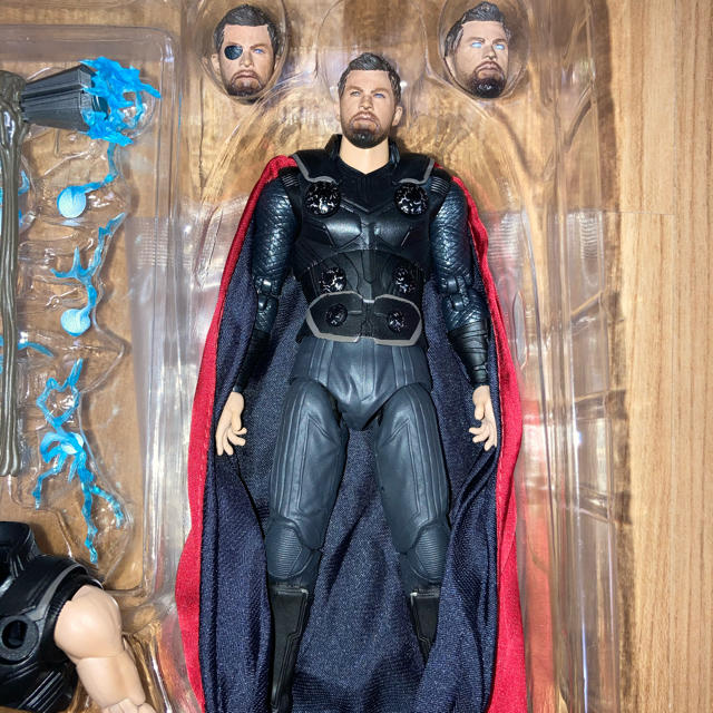 MEDICOM TOY(メディコムトイ)のMAFEX THOR マフェックス ソー インフィニティウォー エンタメ/ホビーのフィギュア(アメコミ)の商品写真