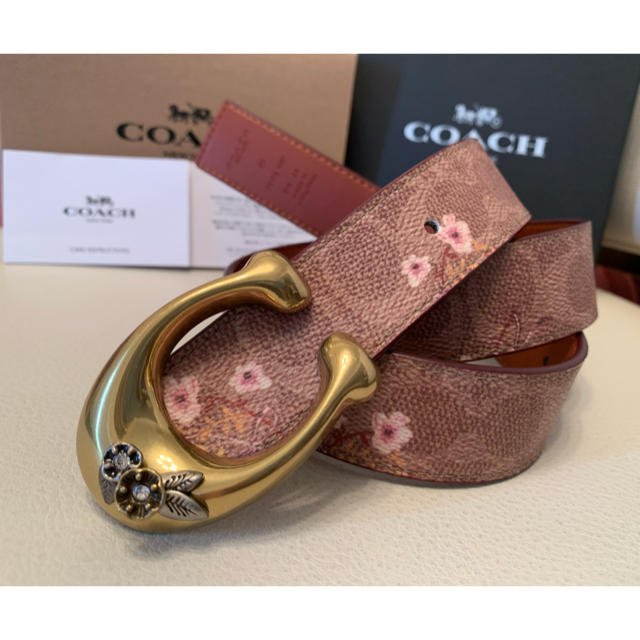 COACH(コーチ)の期間限定価格！新品COACH フローラルプリントシグネチャーリバーシブルベルト レディースのファッション小物(ベルト)の商品写真