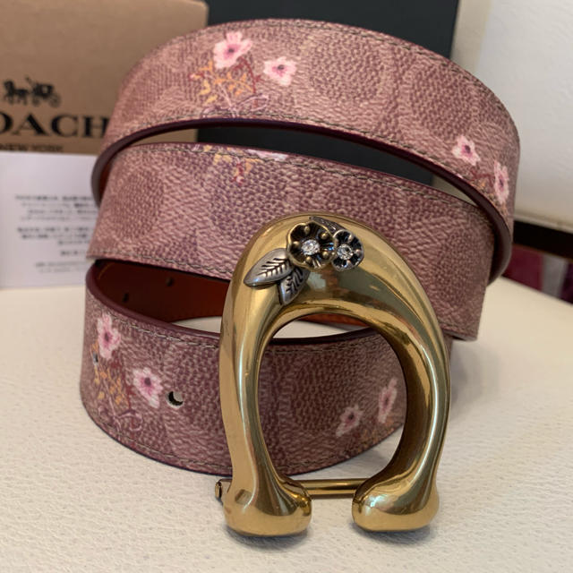 COACH(コーチ)の期間限定価格！新品COACH フローラルプリントシグネチャーリバーシブルベルト レディースのファッション小物(ベルト)の商品写真