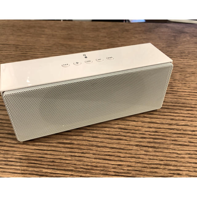 Bluetoothポータブルスピーカー 白 ホワイトの通販 by chika@'s Bluetoothポータブルスピーカー 白 ホワイトの通販 by chika@'s