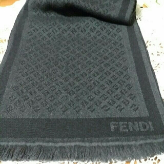 フェンディ(FENDI)の正規品　フェンディ マフラー　 ダークグレー　wool100%　クリーニング済み(マフラー/ショール)
