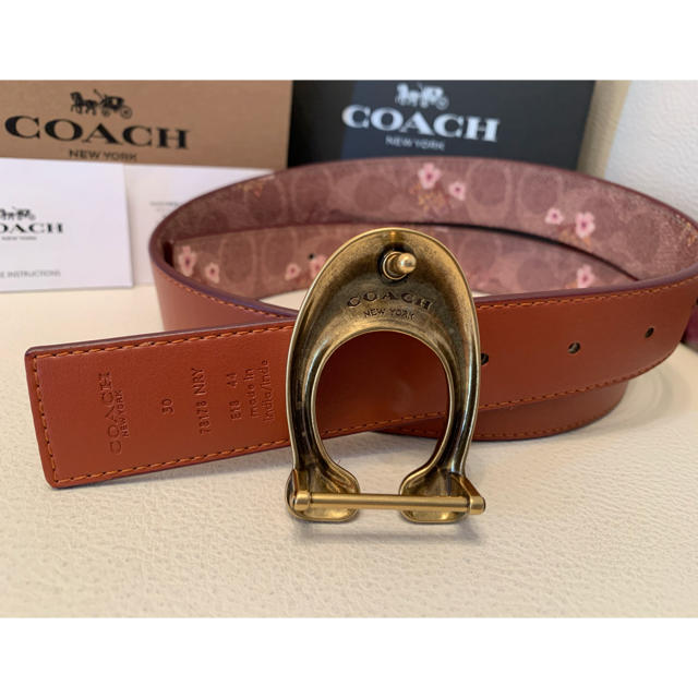 COACH(コーチ)の期間限定価格！新品COACH フローラルプリントシグネチャーリバーシブルベルト レディースのファッション小物(ベルト)の商品写真