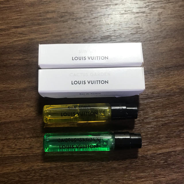 LOUIS VUITTON(ルイヴィトン)のルイヴィトン　フレグランス　2種　2ml コスメ/美容の香水(香水(女性用))の商品写真