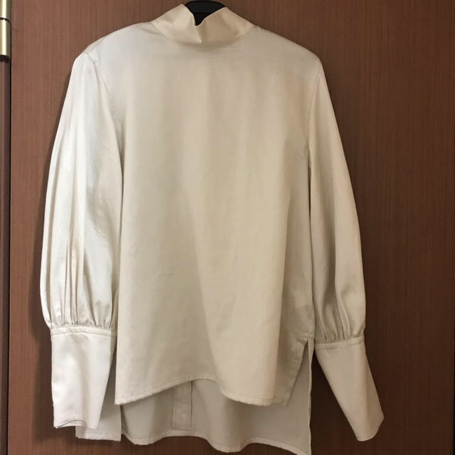 foufou high neck dress shirts シャンパンゴールド レディースのトップス(シャツ/ブラウス(長袖/七分))の商品写真