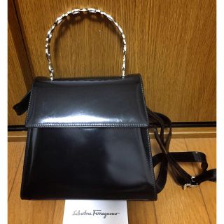 サルヴァトーレフェラガモ(Salvatore Ferragamo)のフェラガモ ハンドバッグ(ハンドバッグ)