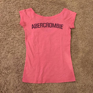 アバクロンビーアンドフィッチ(Abercrombie&Fitch)のアバクロ ロゴＴシャツ(Tシャツ(半袖/袖なし))