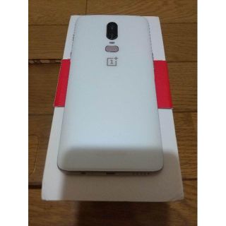 OnePlus6　ホワイト　B19対応有機EL　8GB/128GB　XIAOMI(スマートフォン本体)