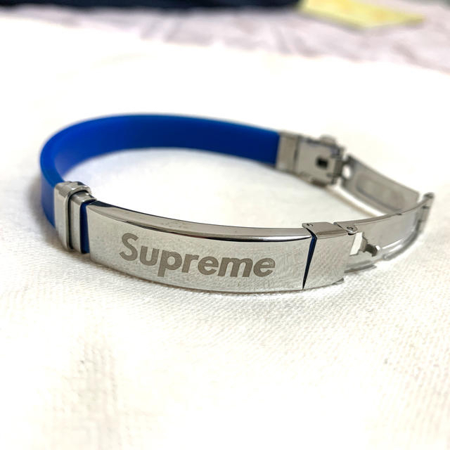 Supreme(シュプリーム)のシュプリーム　シリコンブレスレット メンズのアクセサリー(ブレスレット)の商品写真