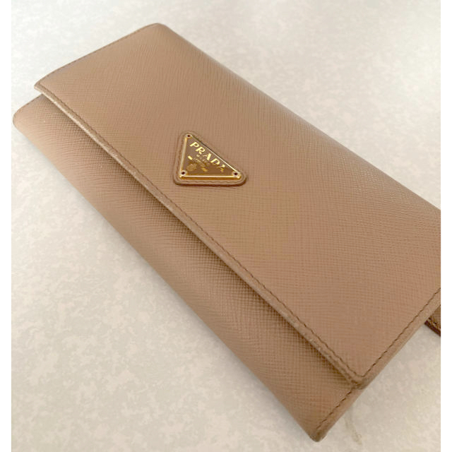 PRADA(プラダ)のプラダPRADA 長財布 SAFFIANO TRIANG ベージュ レディースのファッション小物(財布)の商品写真