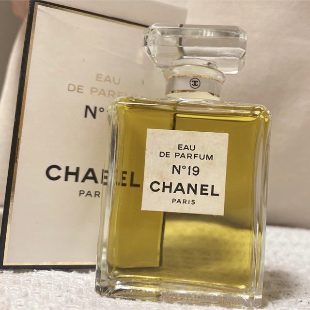 ビンテージ・香水 CHANEL №19 EAU DE TOILETTE-