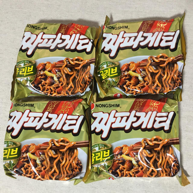 チャパゲティ4個  韓国食材  ジャージャー麺 インスタント 食品/飲料/酒の加工食品(インスタント食品)の商品写真