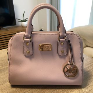 マイケルコース(Michael Kors)のマイケルコース　ピンク　ハンドバッグ(ハンドバッグ)