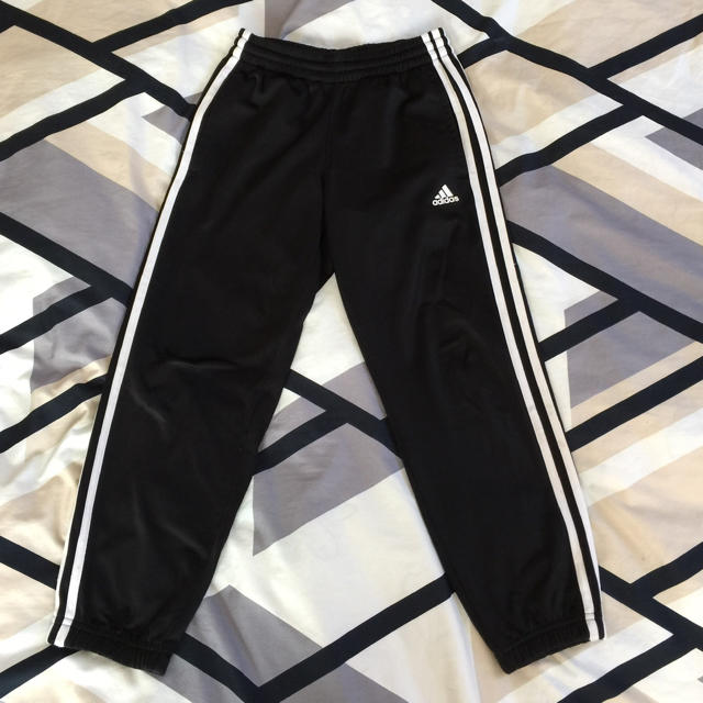 adidas(アディダス)のadidasジャージ アディダスパンツ 130 キッズ/ベビー/マタニティのキッズ服男の子用(90cm~)(パンツ/スパッツ)の商品写真