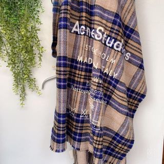 アクネ(ACNE)のAcne Studios ロゴチェックストールオートミールベージュ×ブルー (マフラー/ショール)