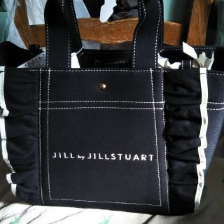 ジルバイジルスチュアート(JILL by JILLSTUART)のフリルキャンバストートブラック大きいサイズ(トートバッグ)