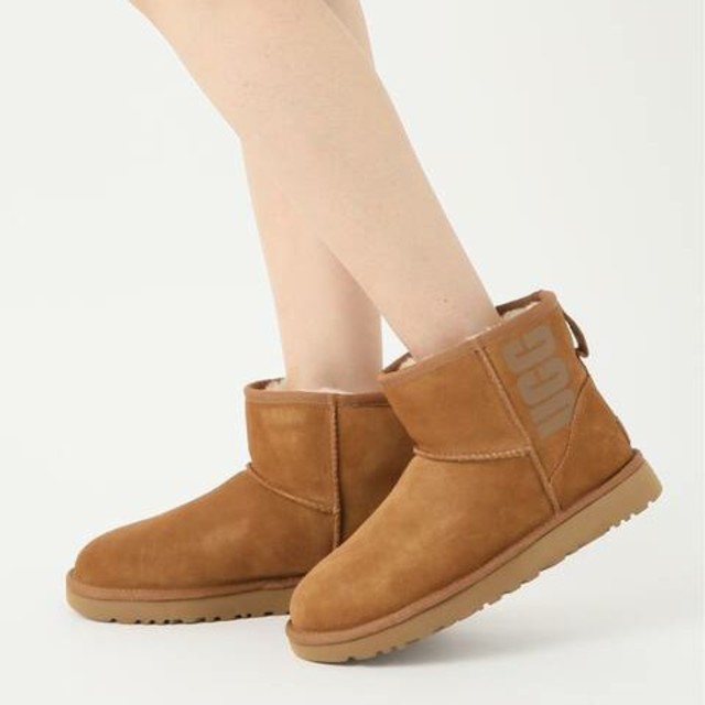 CLASSIC MINI UGG