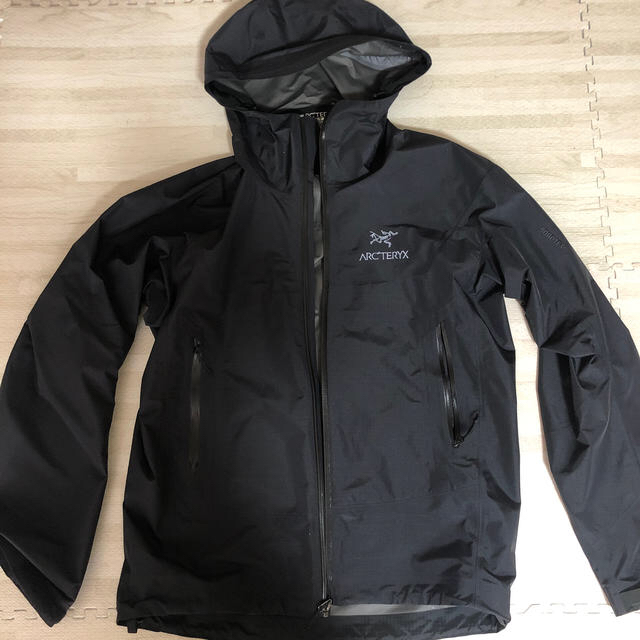 ARC'TERYX(アークテリクス)のアークテリクス GORETEX BETA SL 18aw購入　美品　Sサイズ メンズのジャケット/アウター(マウンテンパーカー)の商品写真